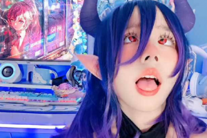 重磅！快手 400w 粉网红佳佳小拖把 高价 COS 丝足1舞诱惑订制私拍