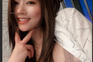 极品长腿模特「方子宣」 喷血