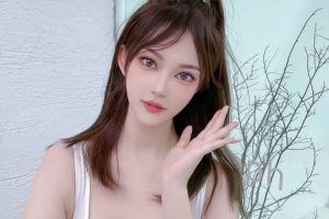 武汉 ♥️  （加菲猫?） •年龄/Age 1999       身高/Height 175CM   体重/Weight    53kg。