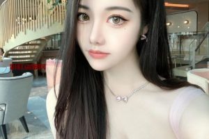 抖音网红 瑶一瑶维吾尔族少女 身高175少数名族高学历穿着大牌，高学历英语8级