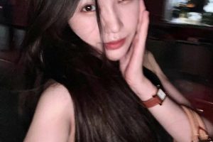 ： #深圳 #福田  ：00年网红  身高168   陈惠茜