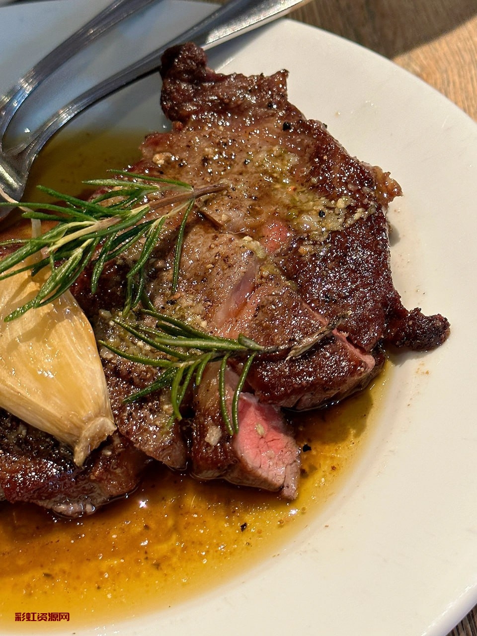 #東京   ステーキフリット    地址：東京都千代田区有楽町１丁目１−２