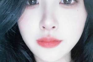 河南出名的公交车巨1反差 何心甜 超喜欢泡吧