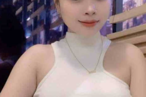 漂亮的越南女子被前男友在服装店里数刀刺死