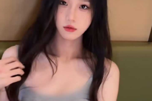 抖音百万粉丝女网红 小米粉 为了流量竟然陪 MCN 负责人玩