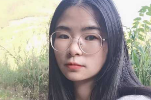 瓜友投稿曝光！隔壁村的女大学生眼镜妹回家了 被瓜友骗到手