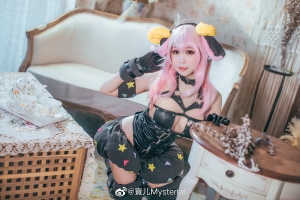 寶儿Mysterial假期COS