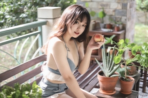 奇行家1崽 桃子听蝉