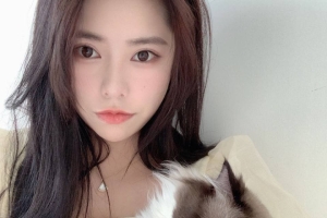 #广州   平面模特伊伊 169 E  性格开朗，通体雪白，碧玺款 湖南女孩，兼职平面模特