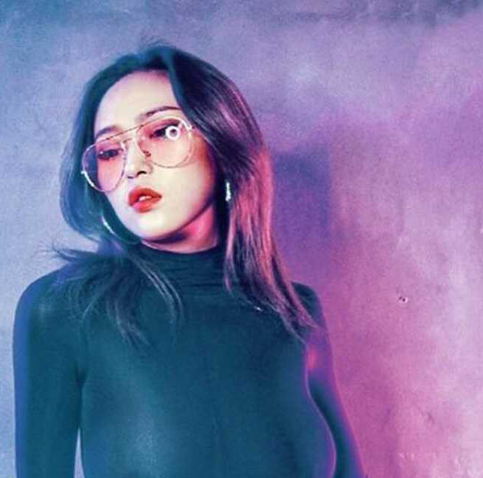 露脸才是王道 推特反差女神VAVA 高颜值狂野气质御姐极品