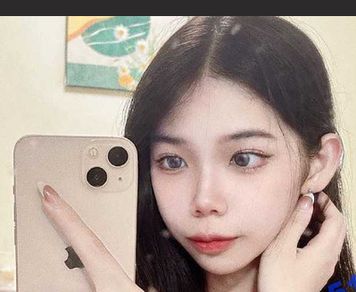 瓜友投稿求助！分享朋友的前任 长相很符合瓜友的口味 分手后就一直在勾搭她