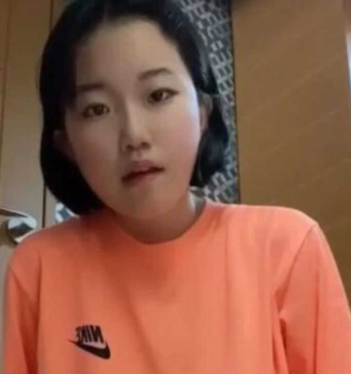 韩国短发清纯学生嫩妹