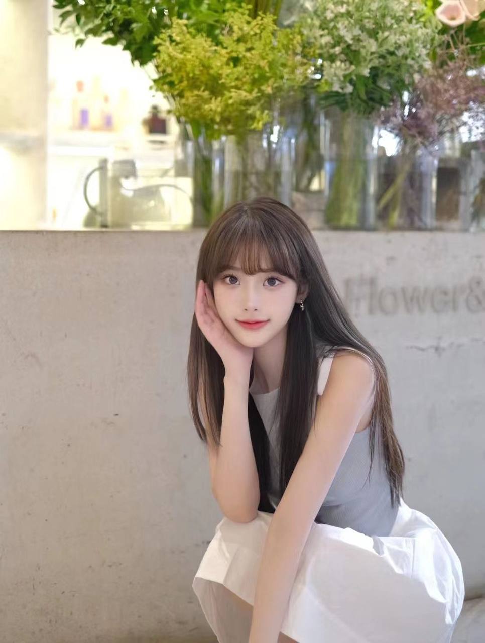 清纯少女165  极品洋气清纯网红款01年 属蛇 22岁重45d