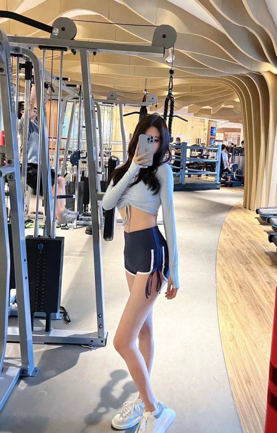 新加坡南洋理工大学/留学生 性感洋气 九头身段