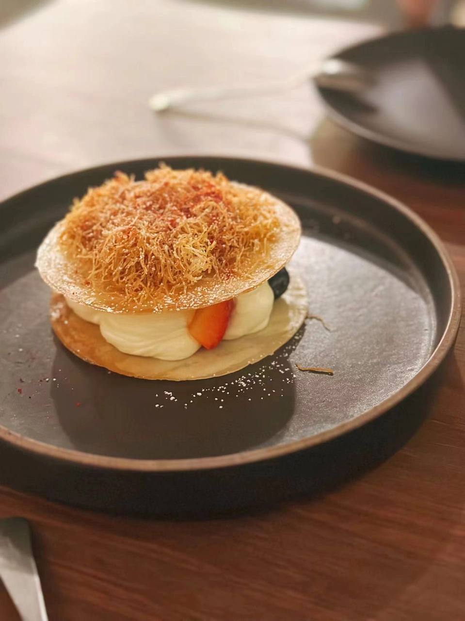 #新加坡?? #美食#地中海菜 餐厅超级漂亮，每道菜都很特别   缺点就是藏在欧南园附近的一条街，不是很好找，地铁站出来要走大概十分钟。   ?地点： 2 College Rd, Level 1, Singapore 169850