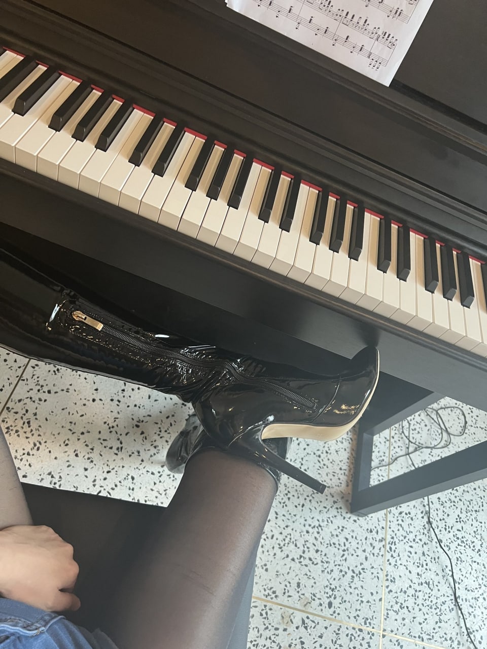 #美女  #素材   爱看吗，爱看我多更一些