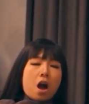 华裔混血妹 littlesubgirl 在人来人往的床上用品商场