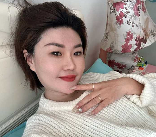 辽宁鞍山极品反差女城管 张春梅 与领导