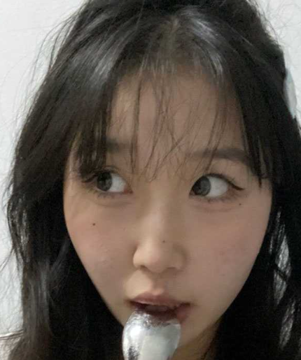 瓜友分享自家清纯清纯反差女友 高慧妍