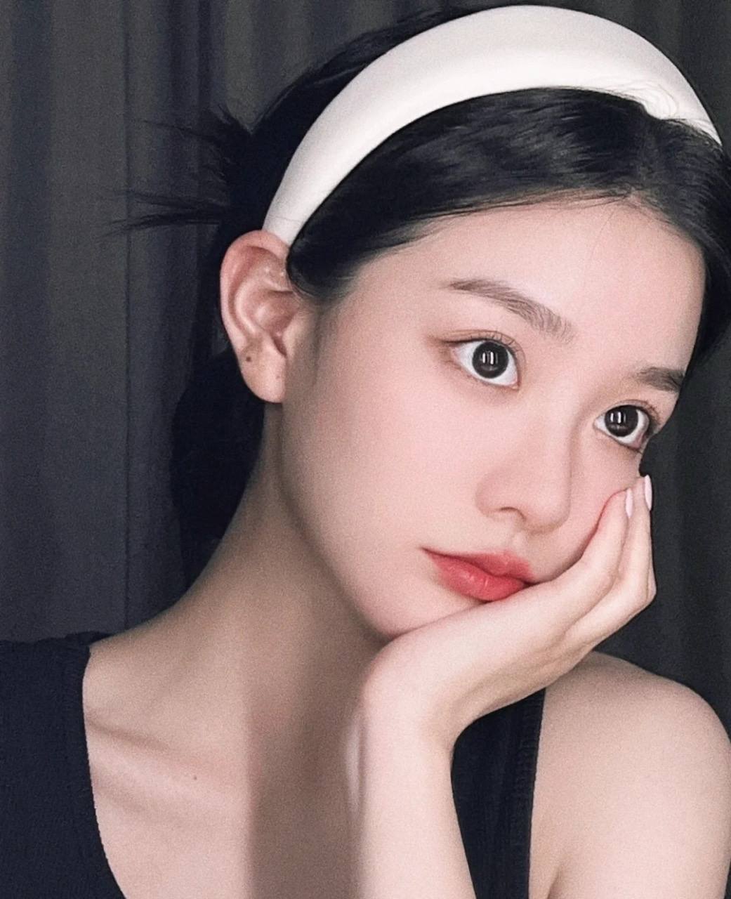 成都170C学生兼职，高质量女神 • ???年龄/真实02年 • ??????身高/170 • ??????体重/88