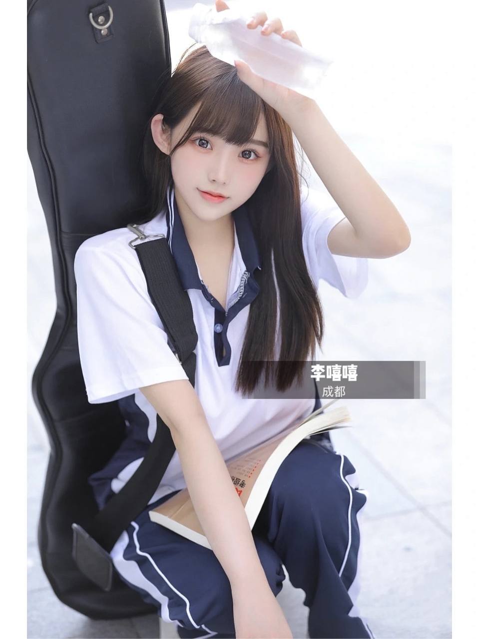 Cd 李嘻嘻? 新人❤️学生CD   李嘻嘻?   极品?人  ✨ 身高：168  年龄：04年  体重：90  ✨ 在校学生（兼职）?? ✨ 川音在校生 乖巧伶俐 ?查证