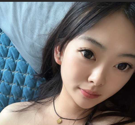 瓜友投稿曝光前女友 身材极品长相清纯