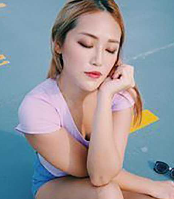 新加坡极品巨1知名模特 thejunemonth