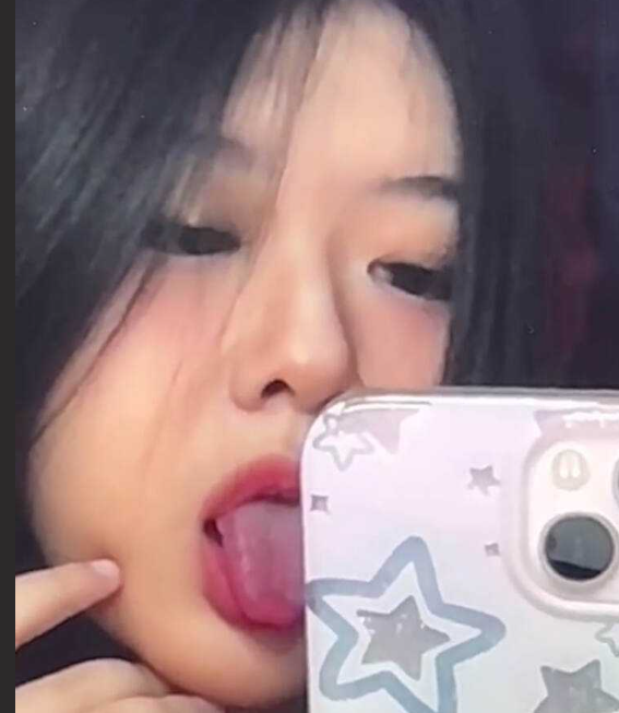 河南 郑州 18岁高颜值美少女