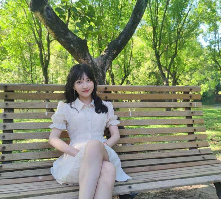 高学历海归情侣 杭州 潘玲玲 和眼镜男友