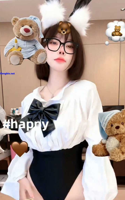 最近很火的抖音网红 向碌肉丸 肉丸宝宝 极品短发萝莉嫩妹