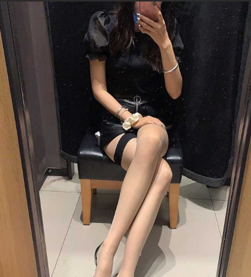 B站黑丝大长腿舞蹈区网红 奥特慢快一点吧