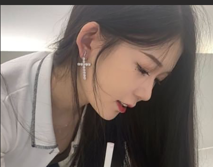 烟台科技学院的清纯白嫩校花 陈吆吆