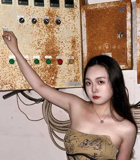 上岸第一剑 先斩意中人 211研究生反差1前女友 张兰月