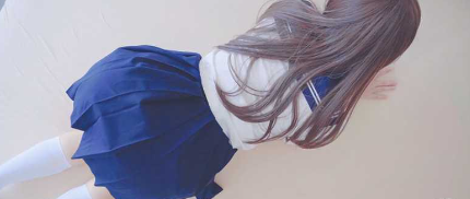 米胡桃 穿着水手制服