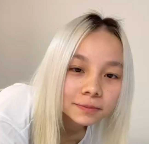 杭州高颜值模特 表面高冷清纯无比