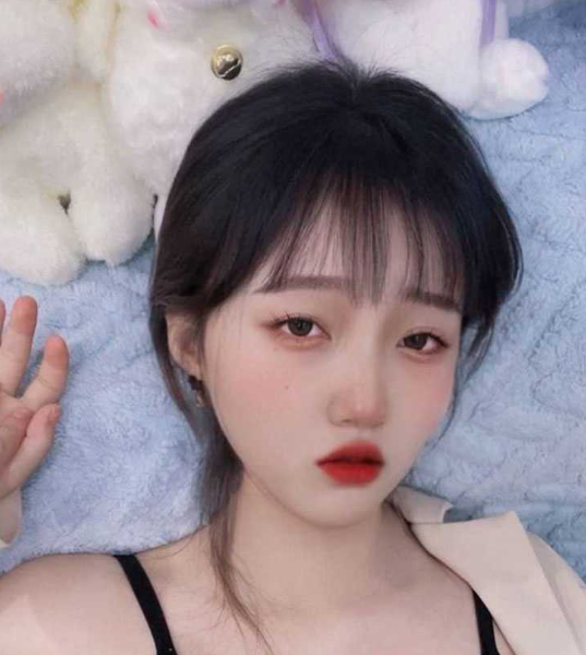 清纯大1学妹被学长成功PUA 自愿当学长的