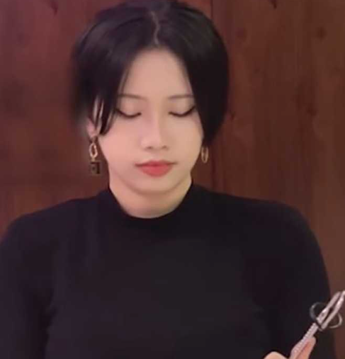 厌世脸安女王新作