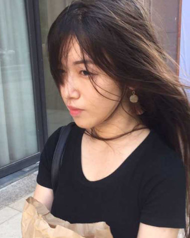 养成记！清纯在校女大学生 在校外出租屋被