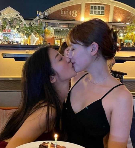 日本INS高颜值网红留学生 水川スミレ