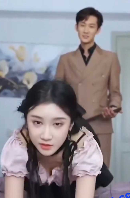 网络微短剧《不漏声色的爱》《老实不要跑》96集完整版！剧情相当炸裂啊 目前全网下线小程序下架 且看且珍惜！