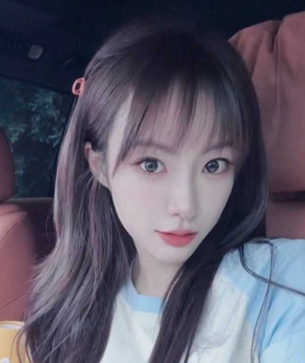 南京艺术学院女神 刘静雯 酒店自拍