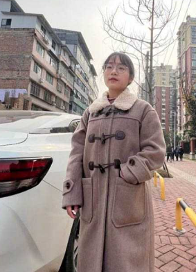 反差眼镜良家人妻 老公出差独自在家