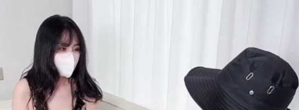 黑丝美女 没钱交房租