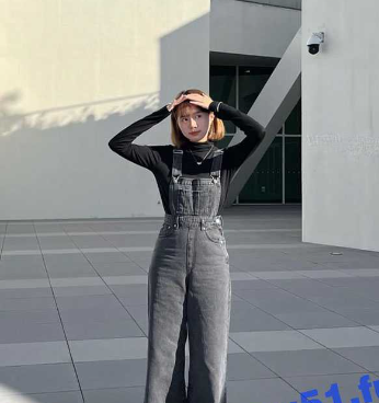 娇小可爱清纯嫩妹 何雨婷 被前男友泄密曝