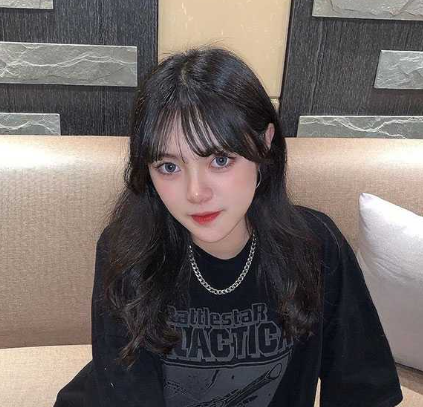 百度云泄密！漂亮的小网红和