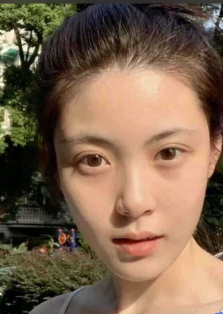 长相清纯可爱的大学生 在酒店