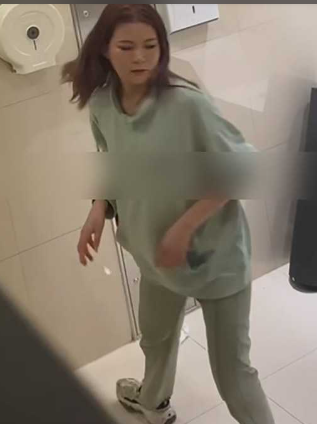 熟人作案无防不胜防！长腿美女 芳乔 被同事在厕所