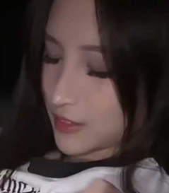 onlyfans湾湾绝美颜值 艾希老師 被粉丝接机在车里