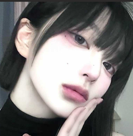 韩国36E纯欲巨妹子 cooch 平日里是高冷女神