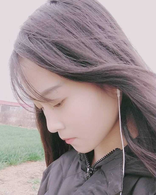 湖南师范大学清纯学生妹 冯月滢 与男友